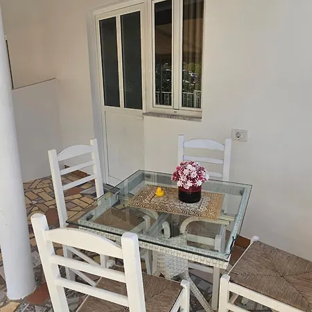 Holiday home Guesthouse Borsh *