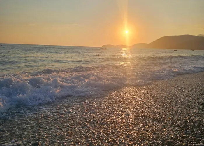 Tatil Evi Guesthouse Borsh